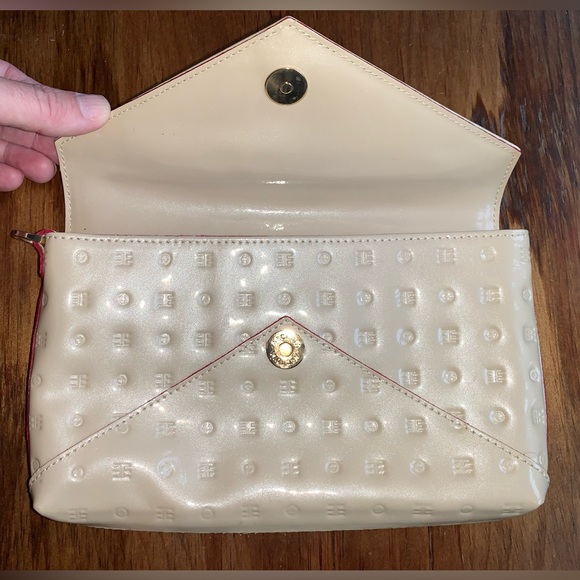 Arcadia patent leather clutch. - Picture 2 of 11